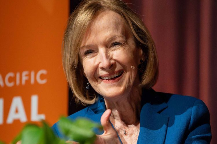 Judy Woodruff